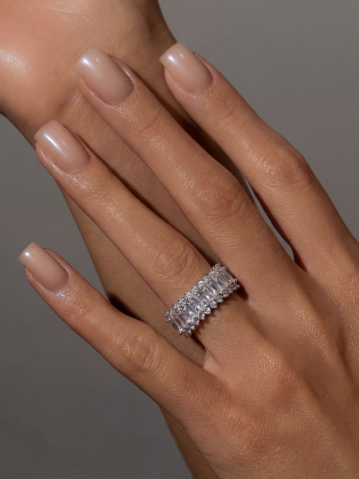Avenya Ring