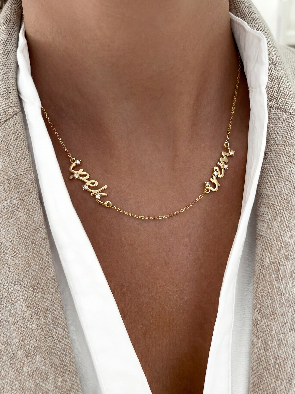Valea Stone-Set Name Necklace