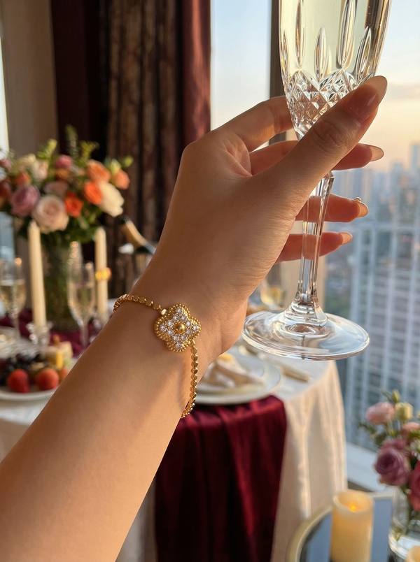 Celeste Bileklik - Günlük ve özel günler için uygun, hafif yapıda zamansız bilezik.