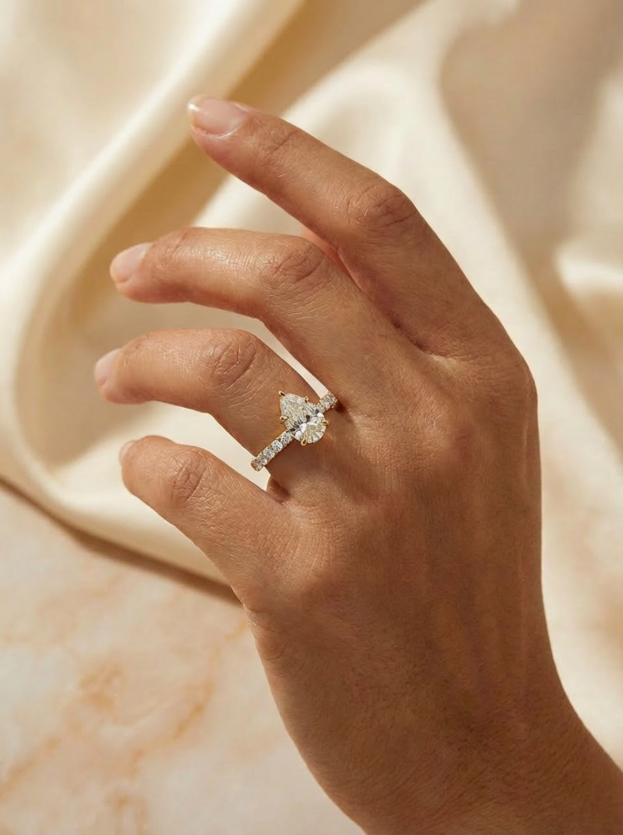 2.0CT | Pear Cut Style Stone-Set Ring