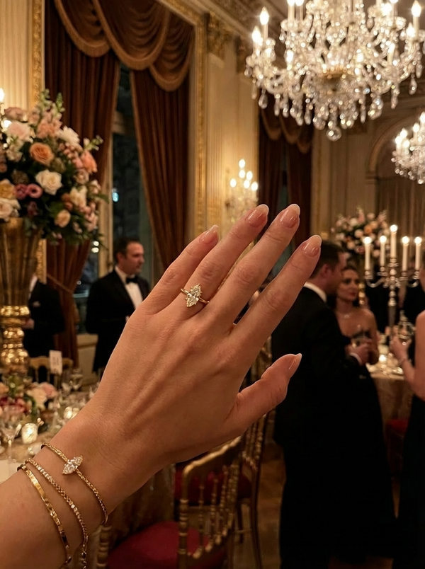 0.81CT Marquise Cut Yüzük, zarif marquise kesim taş ile 925 ayar gümüş tasarım, şıklığı ve minimalizmi bir araya getiriyor.