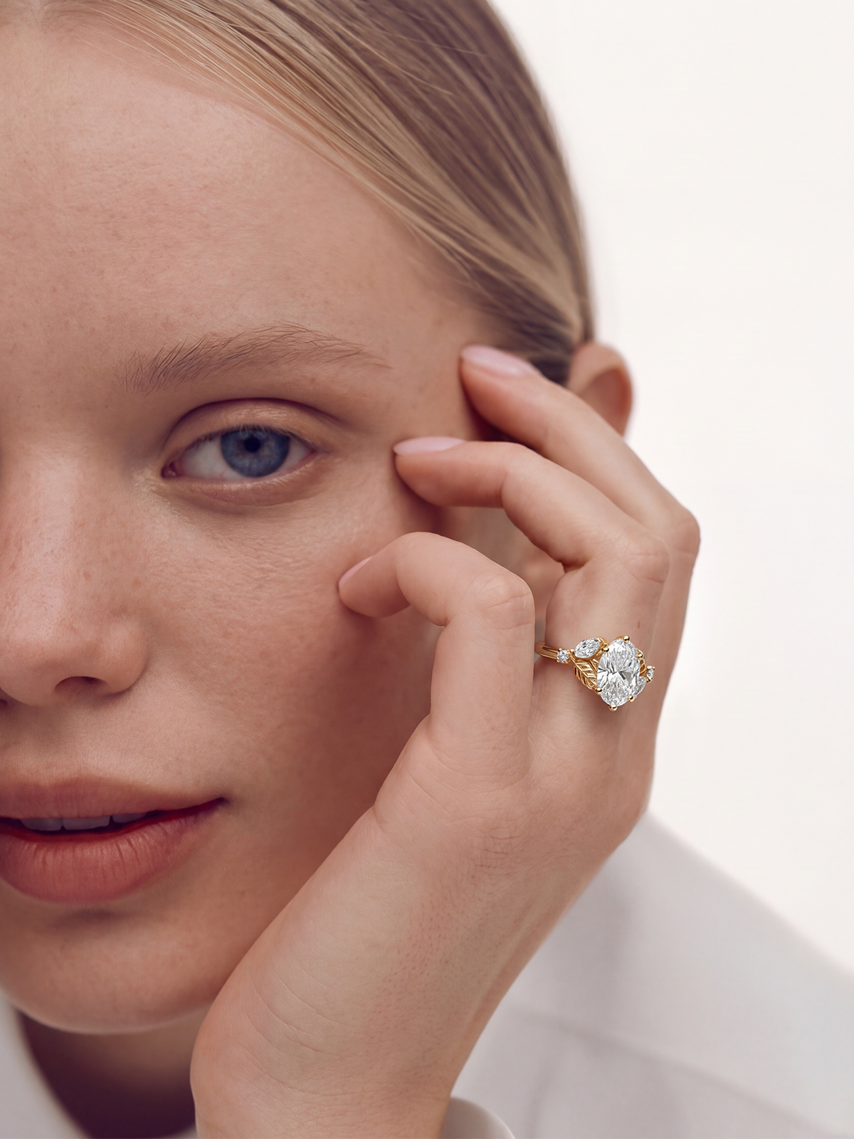 2.08CT Oval Cut Leaf Motif Solitaire Ring