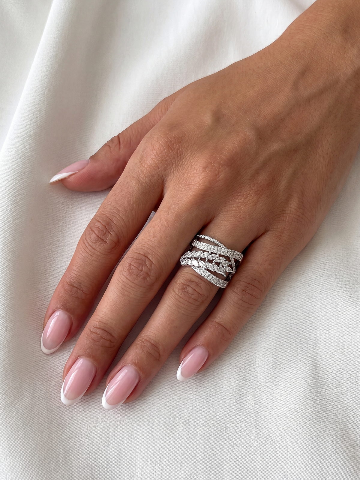 Avoria Ring