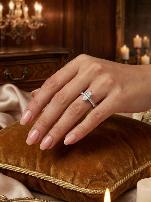 0.81CT | Marquise Cut Eternity Yüzük