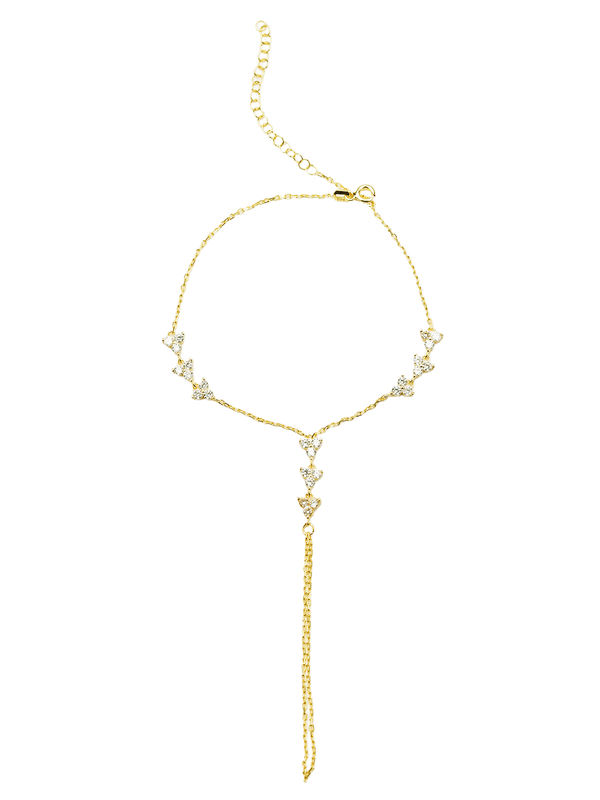 Vera Şahmeran; zarif zirkon taş detayları ve ince uç zincir ile modern bir tasarım. Gold ve silver renk seçenekleriyle şıklığı ön planda tutan feminen bir aksesuar.