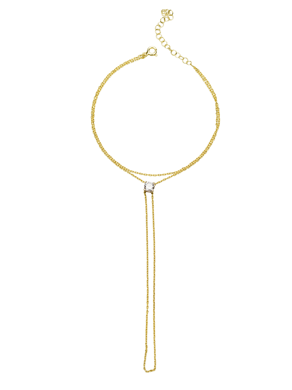 Rhea Şahmeran bileklik, zarif 925 ayar gümüş yapısı ve minimal tasarımıyla günlük ve özel günler için mükemmel bir aksesuar.