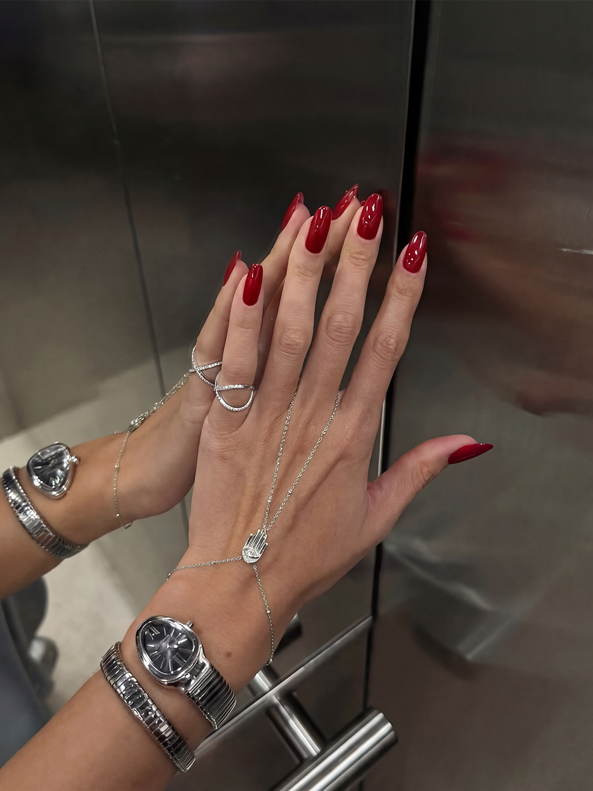 Nysa Hand Chain Bracelet
