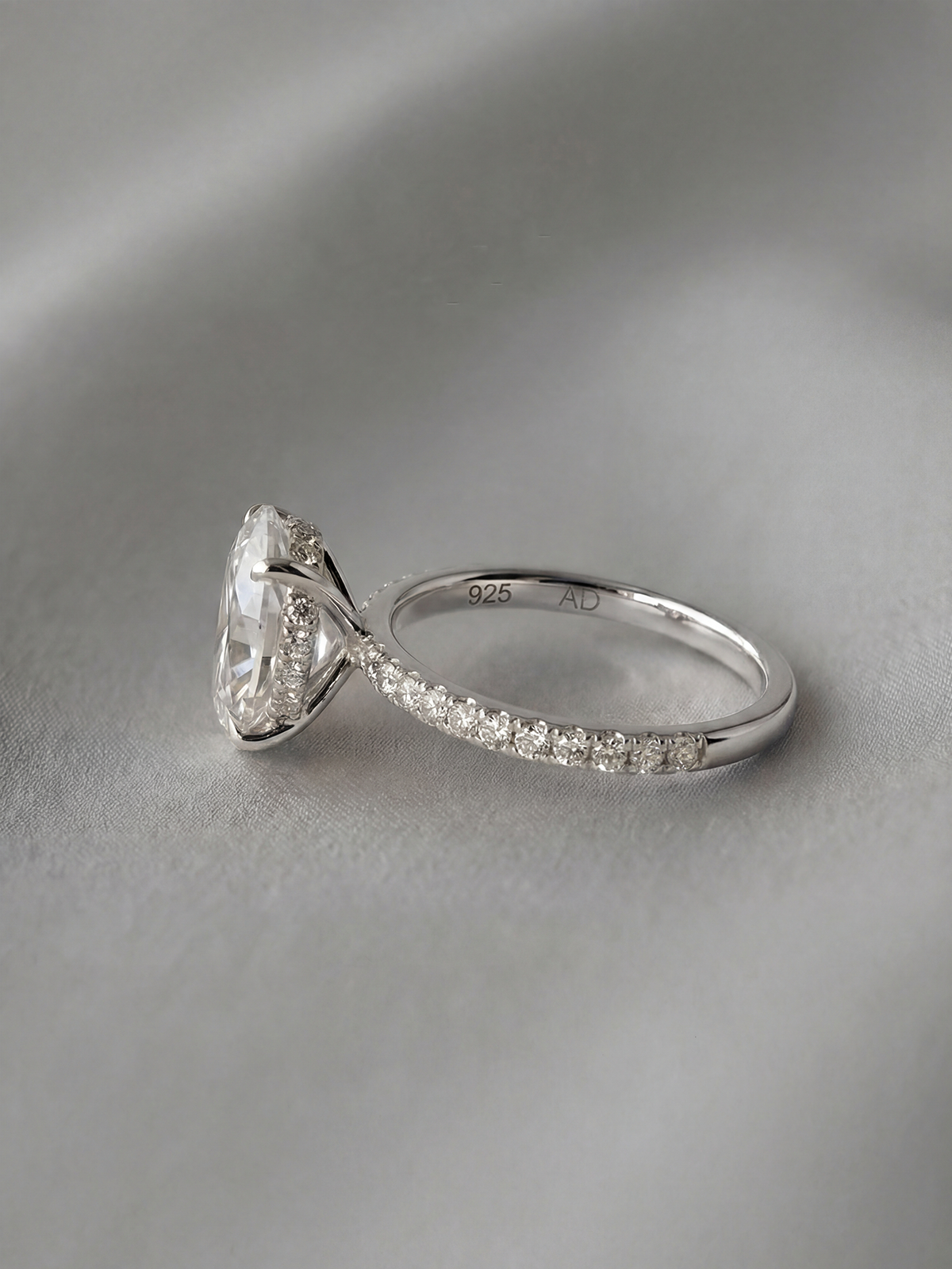 3.2CT | Oval Cut Style Stone-Set Ring